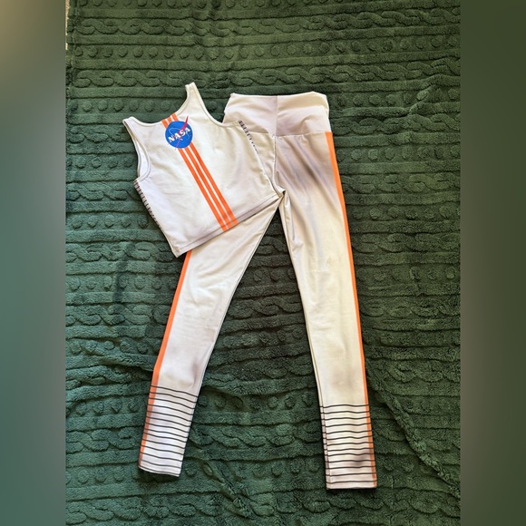 SSIWS Women’s NASA Size XS Athletic Outfit - Picture 2 of 7